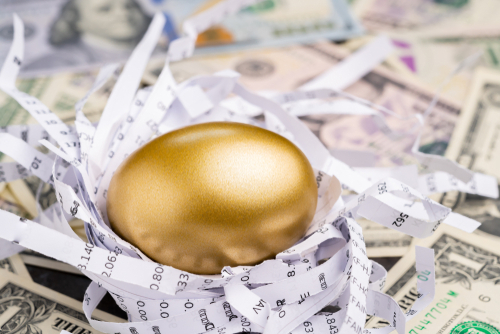 XAUUSD hits new record high, crossing above $2500. 