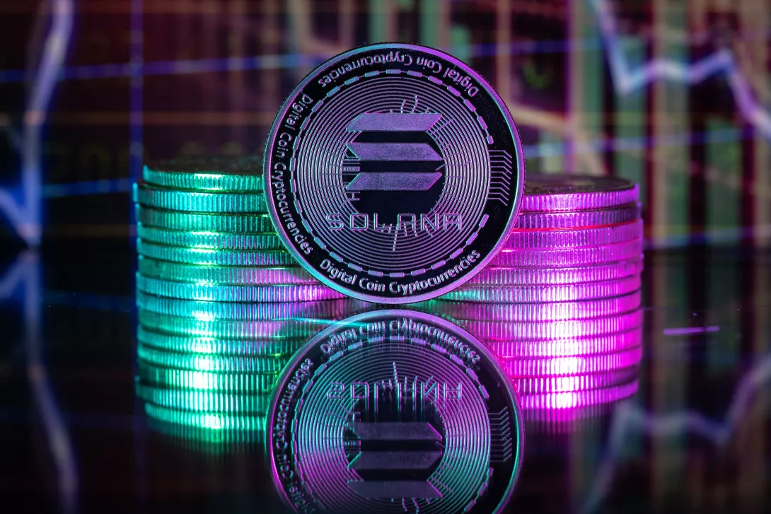 Solana briefly touches below 21-period SMA